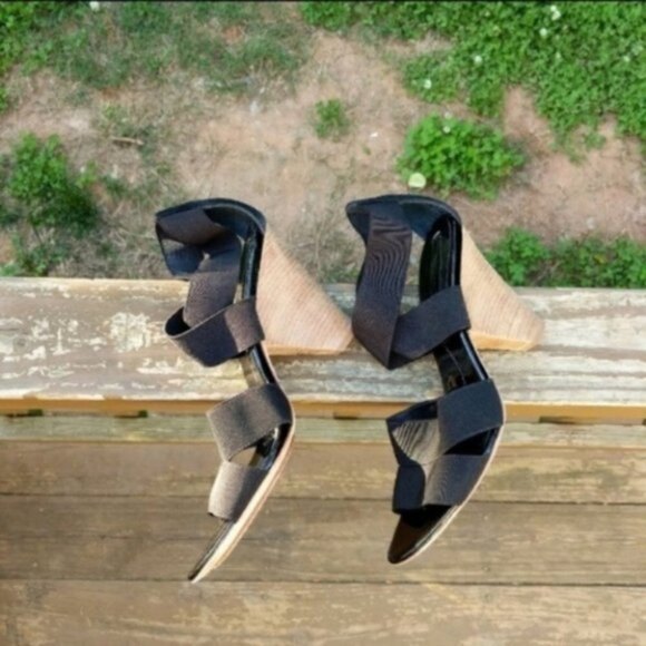 BCBGMaxAzria Black Strappy Block Cone 4" Heels 8 - Picture 3 of 8